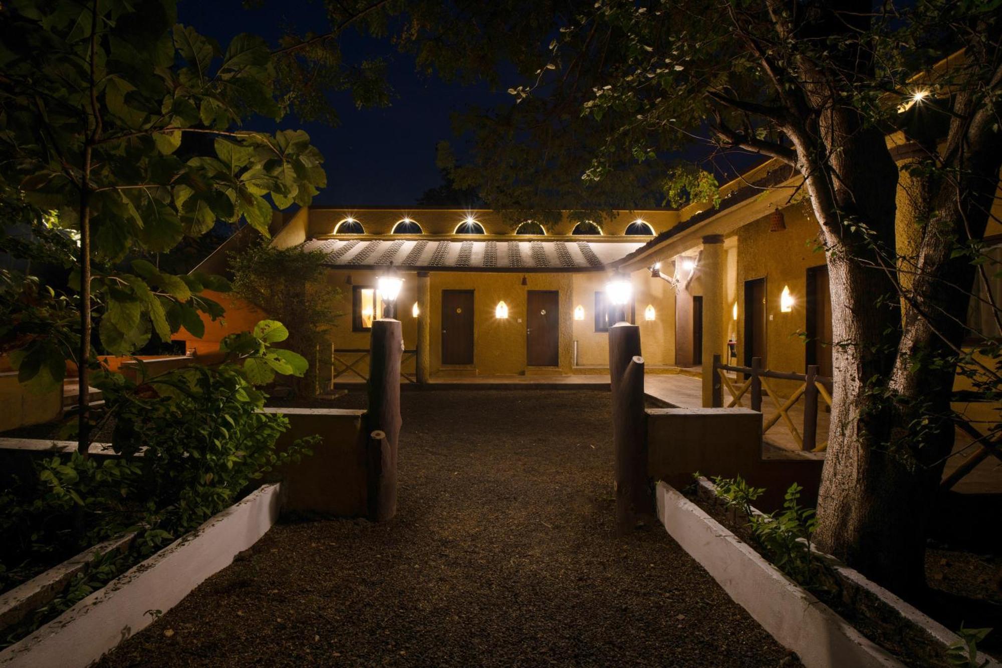 Hotel Treebo Premium Mowgli'S Den, Pench à Khawāsa Extérieur photo